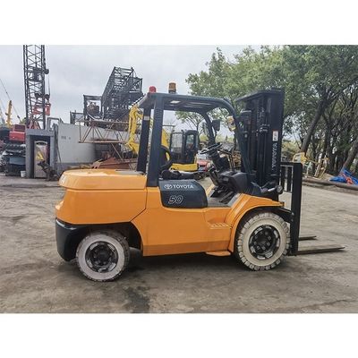 5000 kg Toyota 7f50 vorklift met 3 masten en 6000 mm hefhoogte in Shanghai