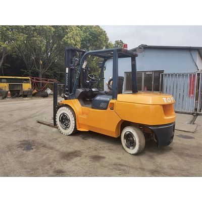 5000 kg Toyota 7f50 vorklift met 3 masten en 6000 mm hefhoogte in Shanghai