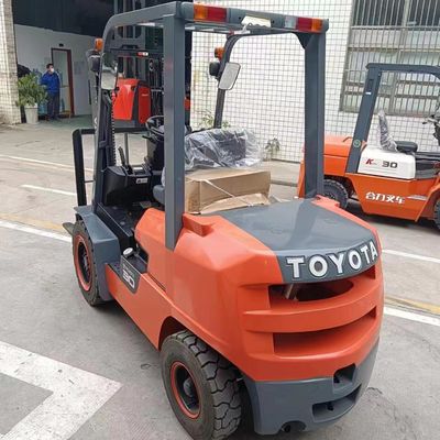 3 ton 3000 kg Gebruikte Toyota Vorklift FDZN30 met Japanse ISUZU motor in goede staat