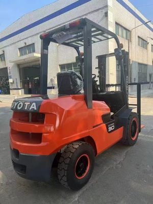3 ton 3000 kg Gebruikte Toyota Vorklift FDZN30 met Japanse ISUZU motor in goede staat
