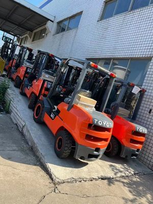 3 ton 3000 kg Gebruikte Toyota Vorklift FDZN30 met Japanse ISUZU motor in goede staat