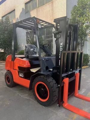 3 ton 3000 kg Gebruikte Toyota Vorklift FDZN30 met Japanse ISUZU motor in goede staat