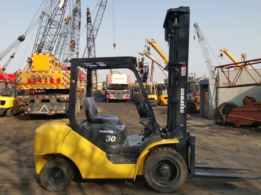 Gebruikte Japan Komatsu FD30-16 FD25 FD30T-16 FD30 2,5 ton 3 ton 5 ton diesel vorkheftrucks