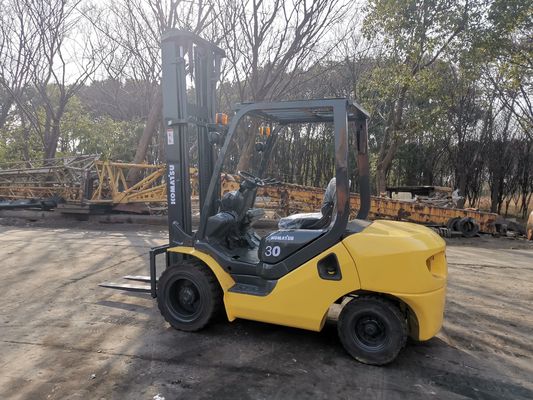 Gebruikte Japan Komatsu FD30-16 FD25 FD30T-16 FD30 2,5 ton 3 ton 5 ton diesel vorkheftrucks