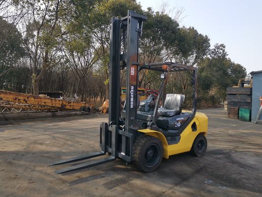 Gebruikte Japan Komatsu FD30-16 FD25 FD30T-16 FD30 2,5 ton 3 ton 5 ton diesel vorkheftrucks