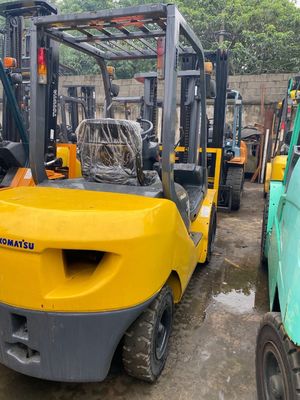 4300 kg Gewicht Gebruikt Komatsu FD30 Vorklift voor Japan FD30 FD50 FD70 FD100 FD150 FD200
