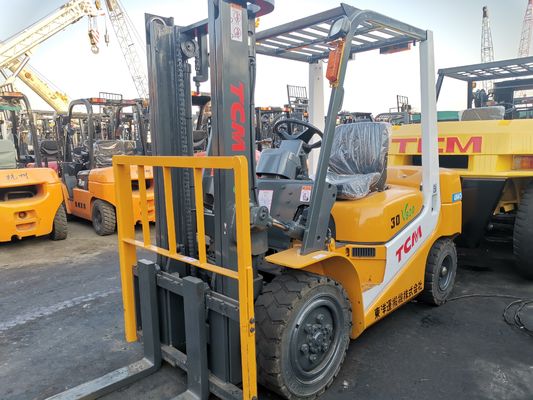 Toegankelijke TCM FD30T6 vorklift met een capaciteit van 3 ton voor de detailhandel en de bouw
