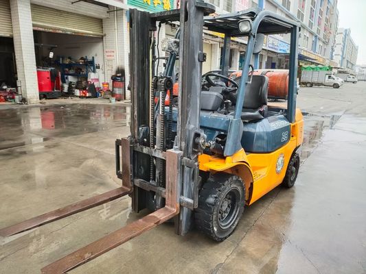 Toyota Diesel vorkheftruck van 4 ton met 6 m hefhoogte en Japanse motor