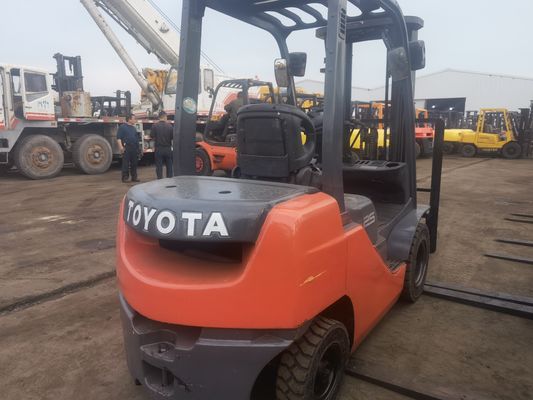 Gebruikte Japan Toyota FD25 Diesel Vorklift met Routine Vork Lengte en tegen betaalbare prijzen