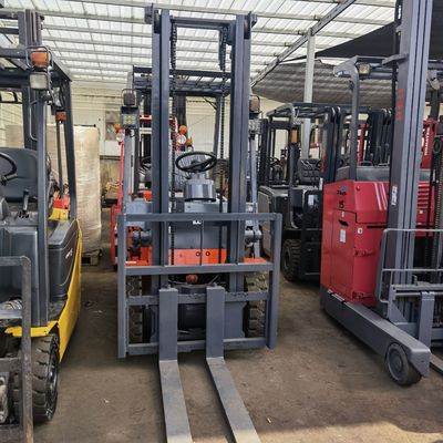 18000 kg Gewicht Oranje Kleine vorkheftruck met 3 stappen mast zijdelingse verschuiving en prestaties