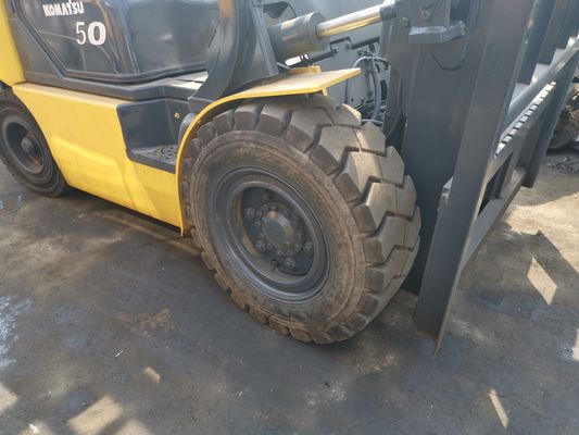Vorkbreedte 1200 mm Komatsu FD50 5T Gebruikte vorkheftruck 5T Japan Lifting met ISUZU-motor