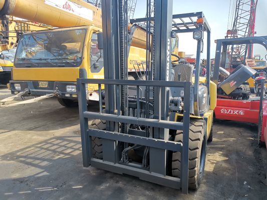 Japan Komatsu 5T FD25 FD30T-16 Diesel vorkheftrucks met totale afmetingen 2,7*1,2*2,1m