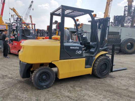 Handmatige krachtbron Japan Komatsu FD50 5 ton vorkheftruck met zijdelingse schakeling 3-stage 2-stage