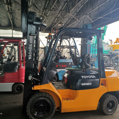 Krachtige benzinemotor 2012 Toyota 2,5 ton vorkheftruck met cilinder en zijverschuiving