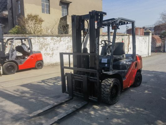 TOYOTA 8F30 7F30 FD30 dieselmotor vorkheftruck met een vorklengte van 4,5 m en een mast van 3 trappen