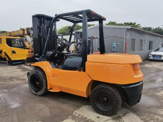 Gebruikte Toyota vorklift benzine gas 2,5 ton 3 ton in Shanghai Yard met Vork Breedte routine