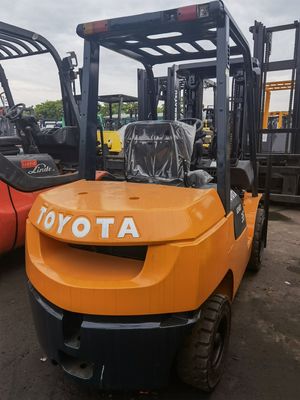 Gebruikte Toyota 3,5 ton FD35 Diesel vorklift in Shanghai werf met 3500 kg Vork Breedte