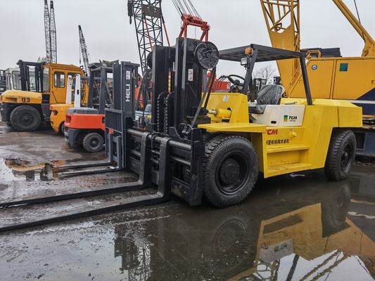 TCM FD100 10 ton diesel vorkheftruck met een hefhoogte van 3 m en een vorkbreedte van 4,5 m in Shanghai