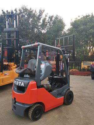 Routine Vorkbreedte Toyota 8f15 1 1.5 2 3 5 Ton Rough Terrain Vorklift Truck van Toyota