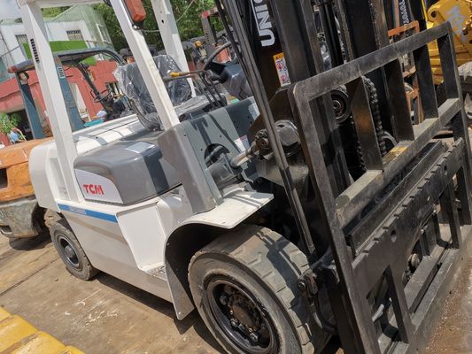 TCM FD50 5ton vorkheftruck met twee-deurs frame en dieselmotor