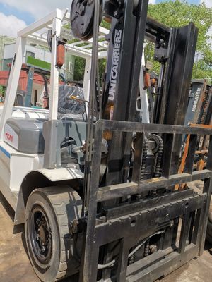 TCM FD50 5ton vorkheftruck met twee-deurs frame en dieselmotor