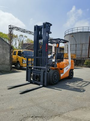 Krachtige TCM FD30T6 3 ton vorkheftruck met drievormige vork en zijverschuiving gebruikt in Shanghai Yard
