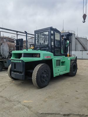 Shanghai verkoop Mitsubishi FD120 vorklift in goede staat voor de voedingsmiddelen- en drankindustrie