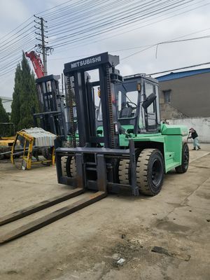 Shanghai verkoop Mitsubishi FD120 vorklift in goede staat voor de voedingsmiddelen- en drankindustrie