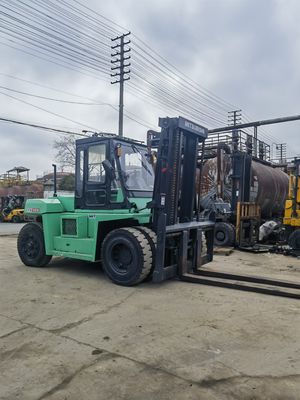 Shanghai verkoop Mitsubishi FD120 vorklift in goede staat voor de voedingsmiddelen- en drankindustrie