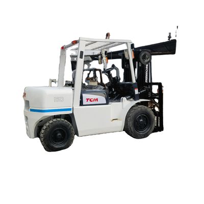 Krachtige dieselmotor 5 ton TCM 3-stage 4.5m FD100 DF50 FD70 Gebruikte vorkheftruck in Japan