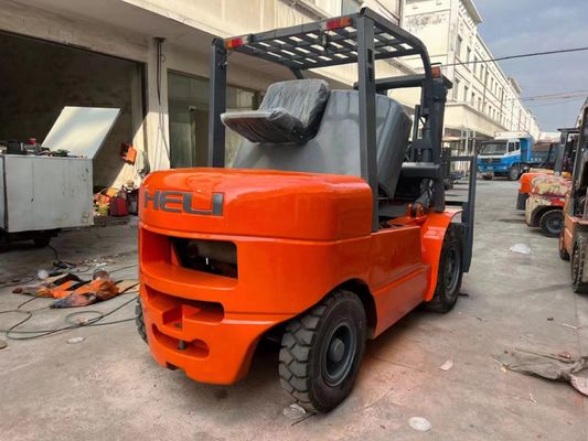 Gebruikte helikoptervrachtwagen Diesel CPCD50 5 ton met zijdelingse cilinder 3 ton 8 ton 10 ton vrachtwagen voor havenopslag