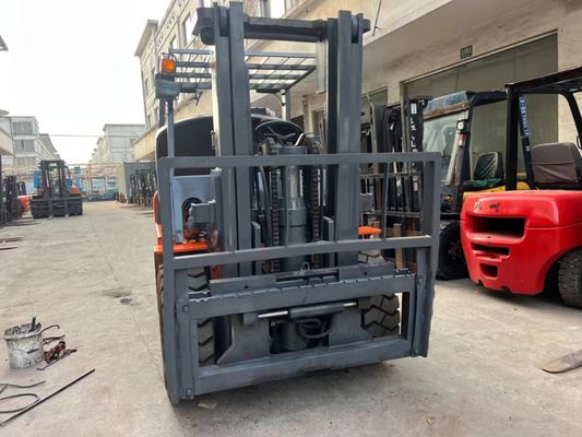 Gebruikte helikoptervrachtwagen Diesel CPCD50 5 ton met zijdelingse cilinder 3 ton 8 ton 10 ton vrachtwagen voor havenopslag