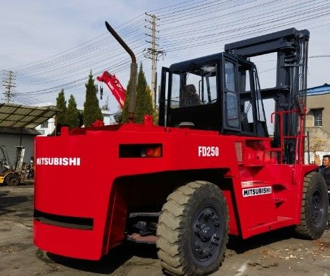 Ervaar superieure prestaties met een 25 ton gebruikte Mitsubishi FD250 dieselforklift
