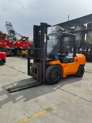 Kledingwinkel moet 5 ton gebruikte Toyota vorklift hebben met Japanse onderdelen en dieselmotor