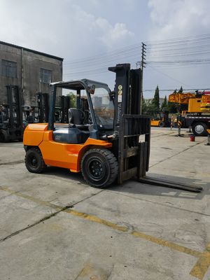 Kledingwinkel moet 5 ton gebruikte Toyota vorklift hebben met Japanse onderdelen en dieselmotor
