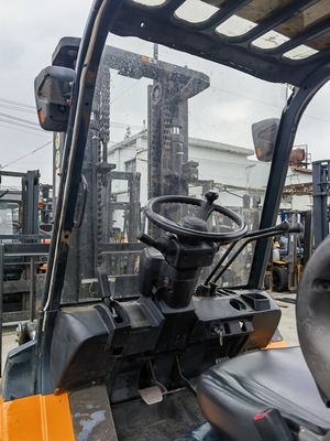 Kledingwinkel moet 5 ton gebruikte Toyota vorklift hebben met Japanse onderdelen en dieselmotor