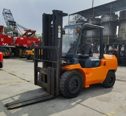 Kledingwinkel moet 5 ton gebruikte Toyota vorklift hebben met Japanse onderdelen en dieselmotor