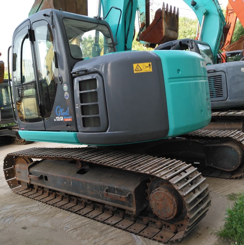 3 ton nominale laadcapaciteit Originele hydraulische klep Gebruikte Kobelco SK135 Crawler Excavator