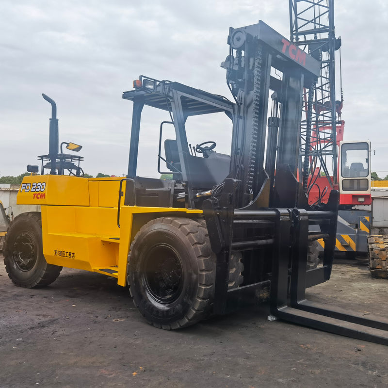 TCM FD230 12-25 ton dieselforklift voor het laden en lossen van containers