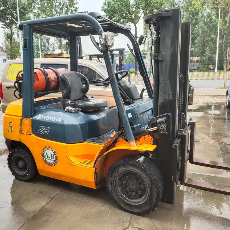 2012 Toyota 7F25 LPG vorklift met Japanse motor en benzine motor 2,5 ton