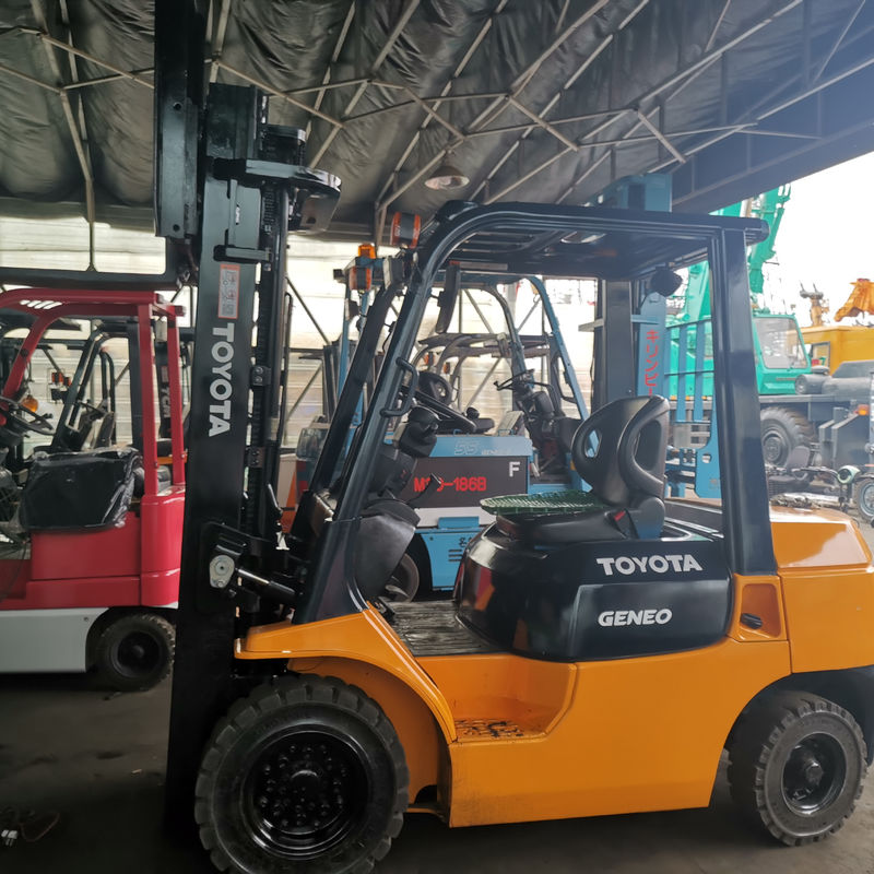 Krachtige benzinemotor 2012 Toyota 2,5 ton vorkheftruck met cilinder en zijverschuiving