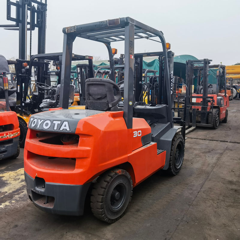3000 kg Gewicht Gebruikte Toyota FD30 vorkheftruck met klem zijverschuiving Links en rechts