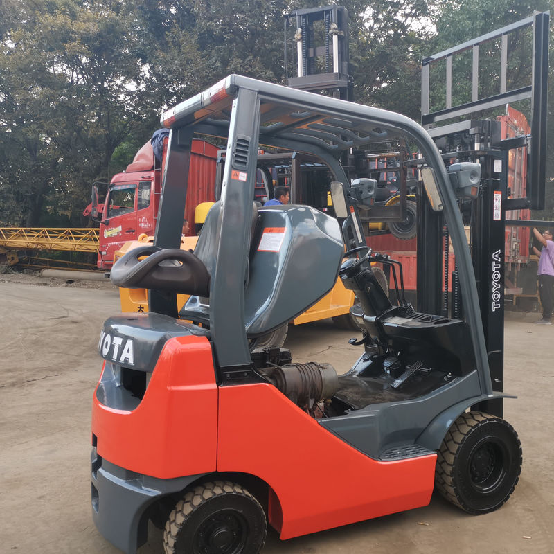 Routine Vorkbreedte Toyota 8f15 1 1.5 2 3 5 Ton Rough Terrain Vorklift Truck van Toyota